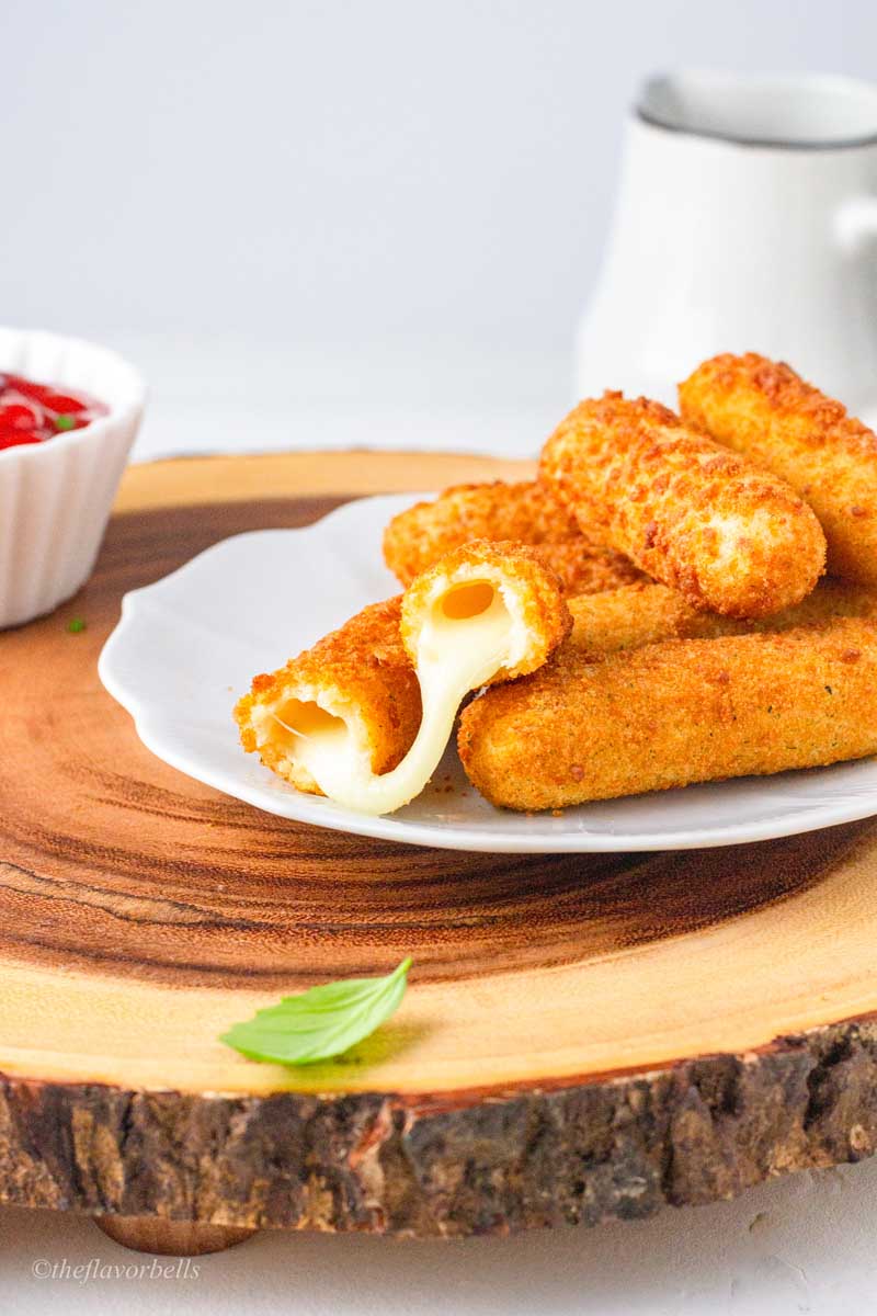crispy looking and melting cheese cheese sticks made in air fryer